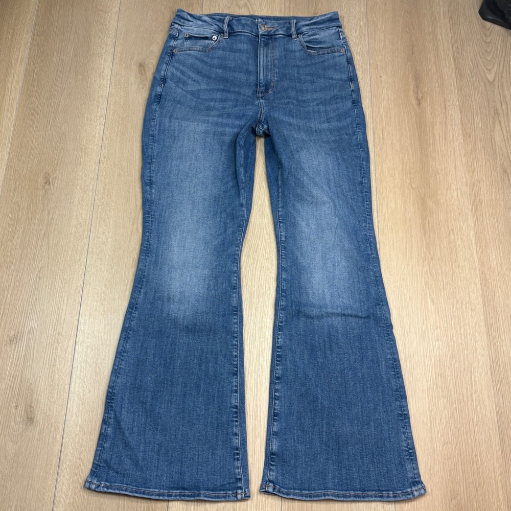 American Eagle Next Level Stretch Flare Jeans Blue Medium Wash Womens 8 Short